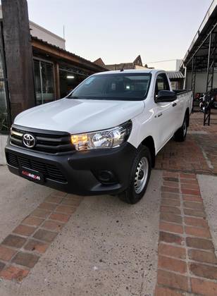 TOYOTA HILUX 2.8 D-4D TURBO DIESEL CS 4X4 AUTOMÁTICO TOYOTA HILUX 2.8 D-4D TURBO DIESEL CS 4X4 AUTOMÁTICO